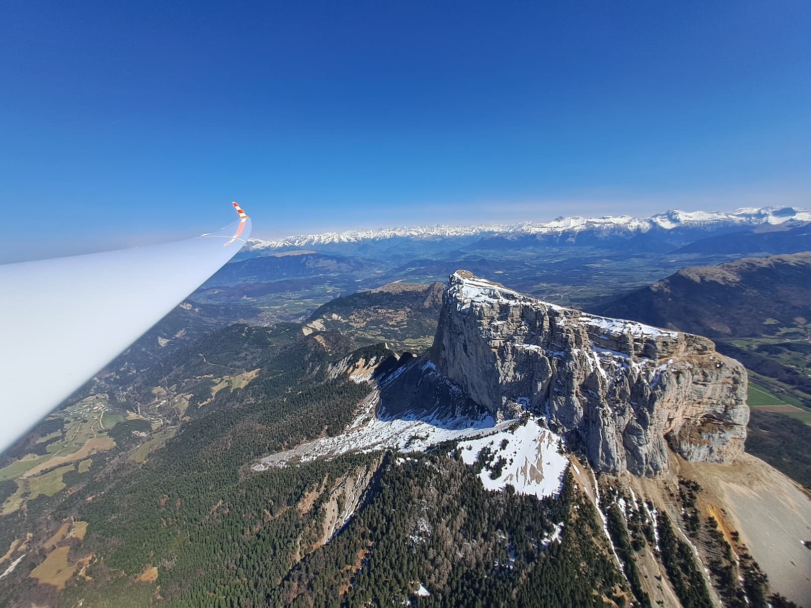 How and where is the theory exam for a glider pilot’s licence taken?