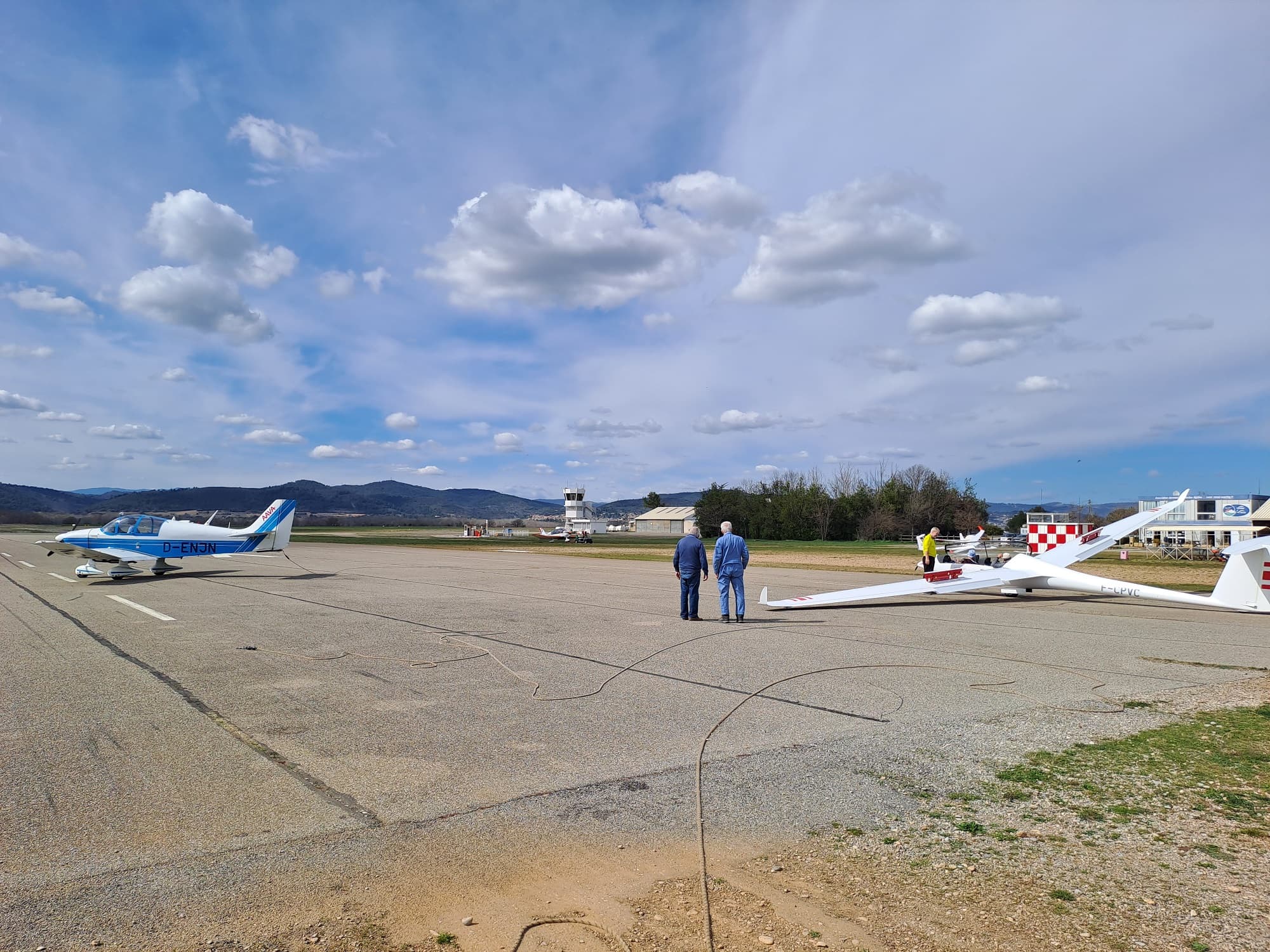How to learn to fly a glider: a step-by-step guide