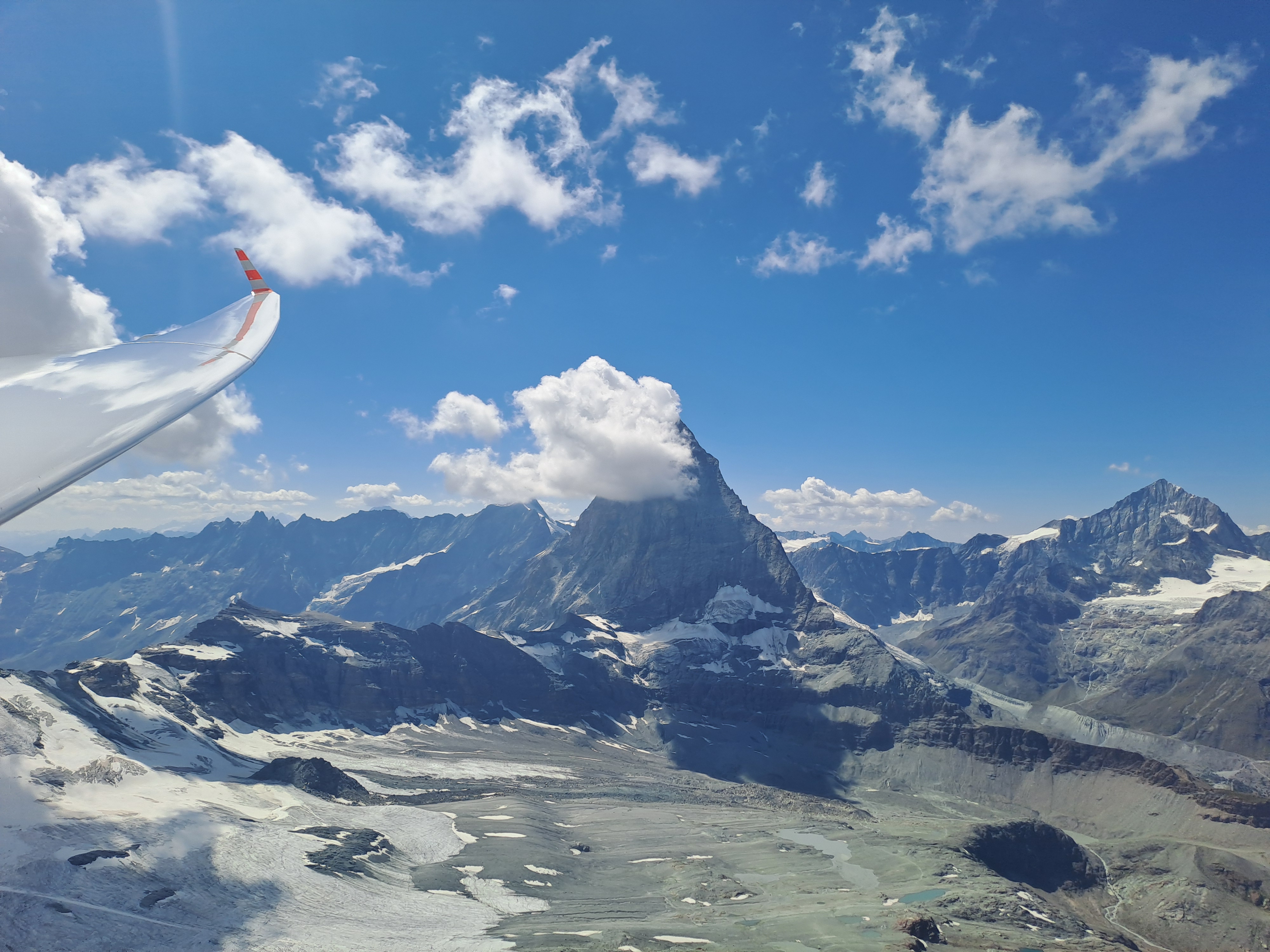Comment apprendre à piloter un planeur en montagne ?