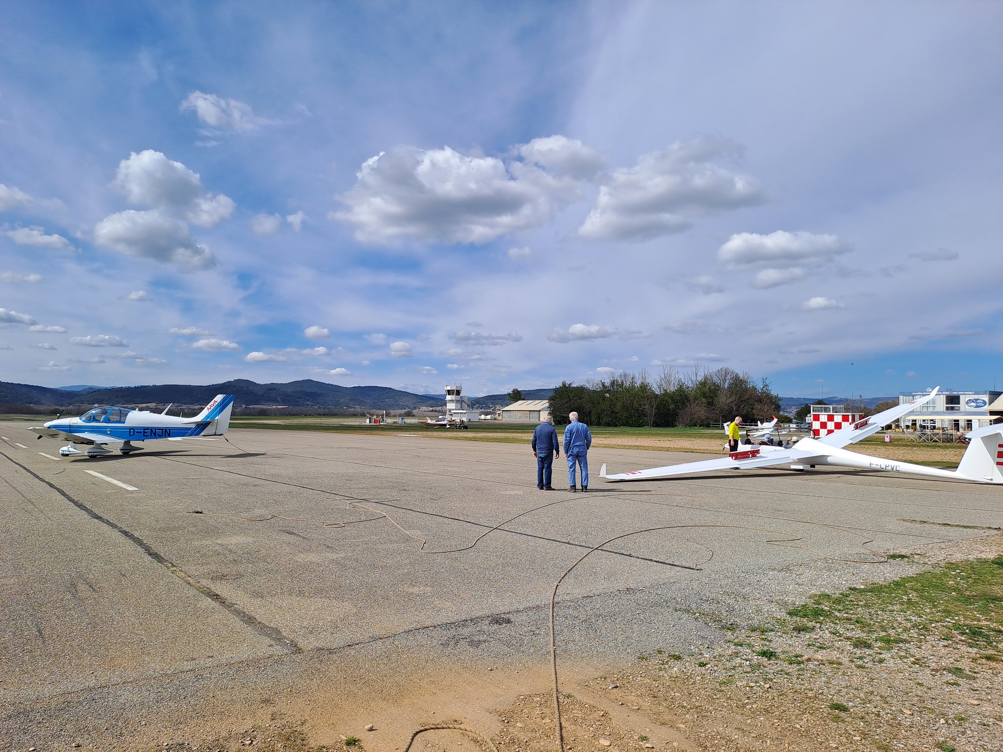 Apprendre à piloter un planeur : guide étape par étape